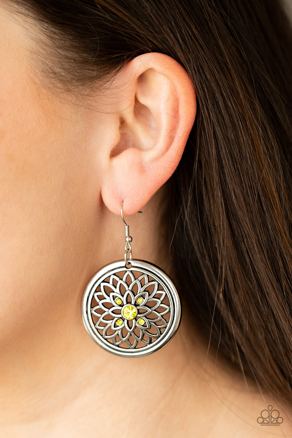 Mega Medallions - yellow - Paparazzi earrings