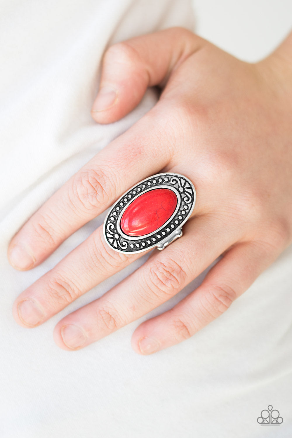 Mesa Meadows - red - Paparazzi ring