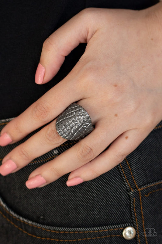 Metal Jungle-black-Paparazzi ring