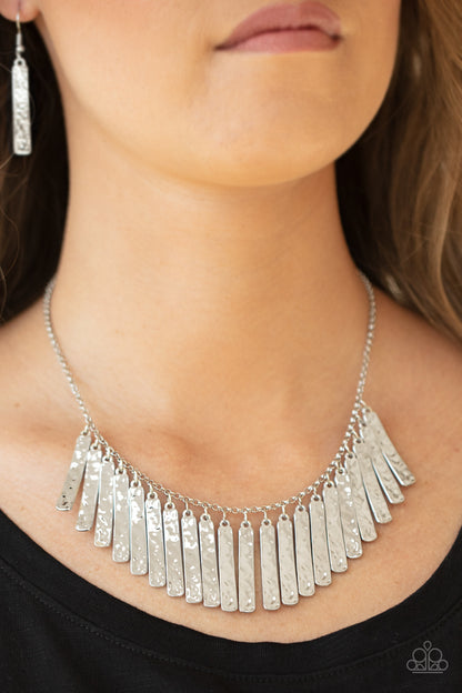 Metallic Muse - silver - Paparazzi necklace
