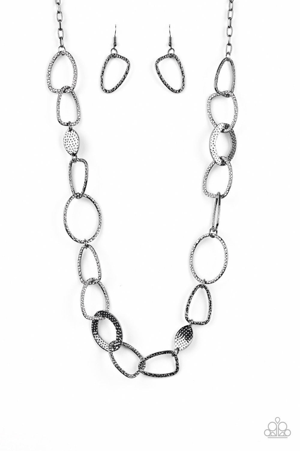 Metro Nouveau - black - Paparazzi necklace