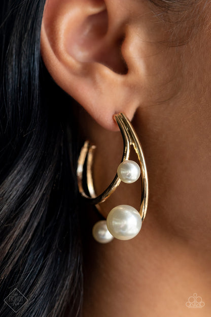 Metro Pier - gold - Paparazzi earrings