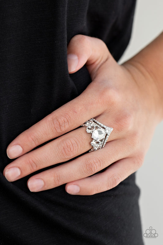 Metro Queen - white - Paparazzi ring