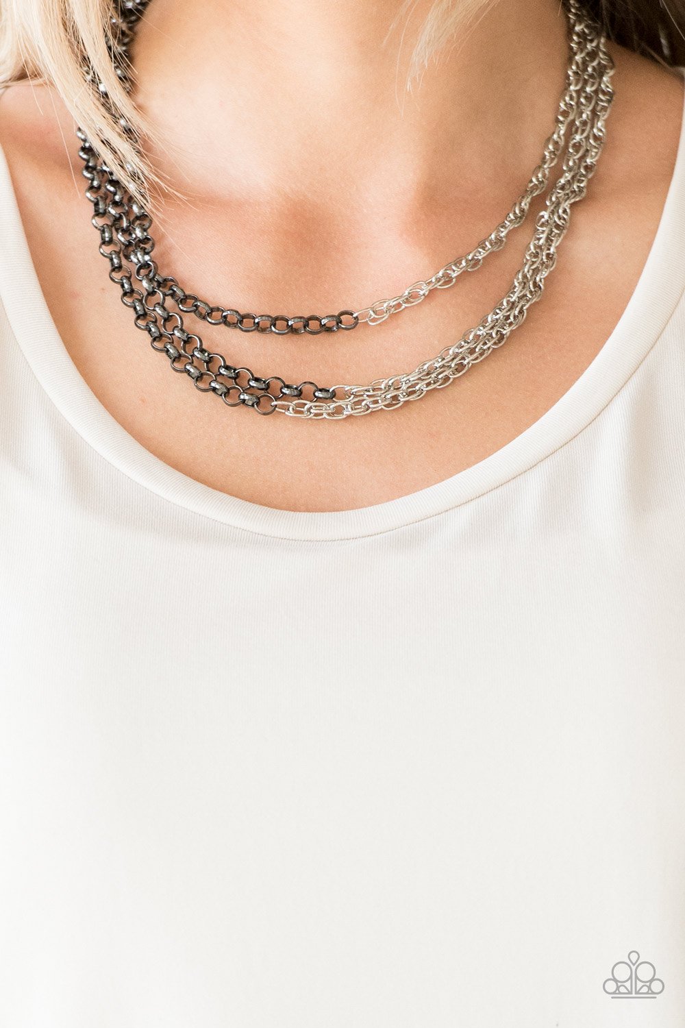 Metro Madness - black - Paparazzi necklace