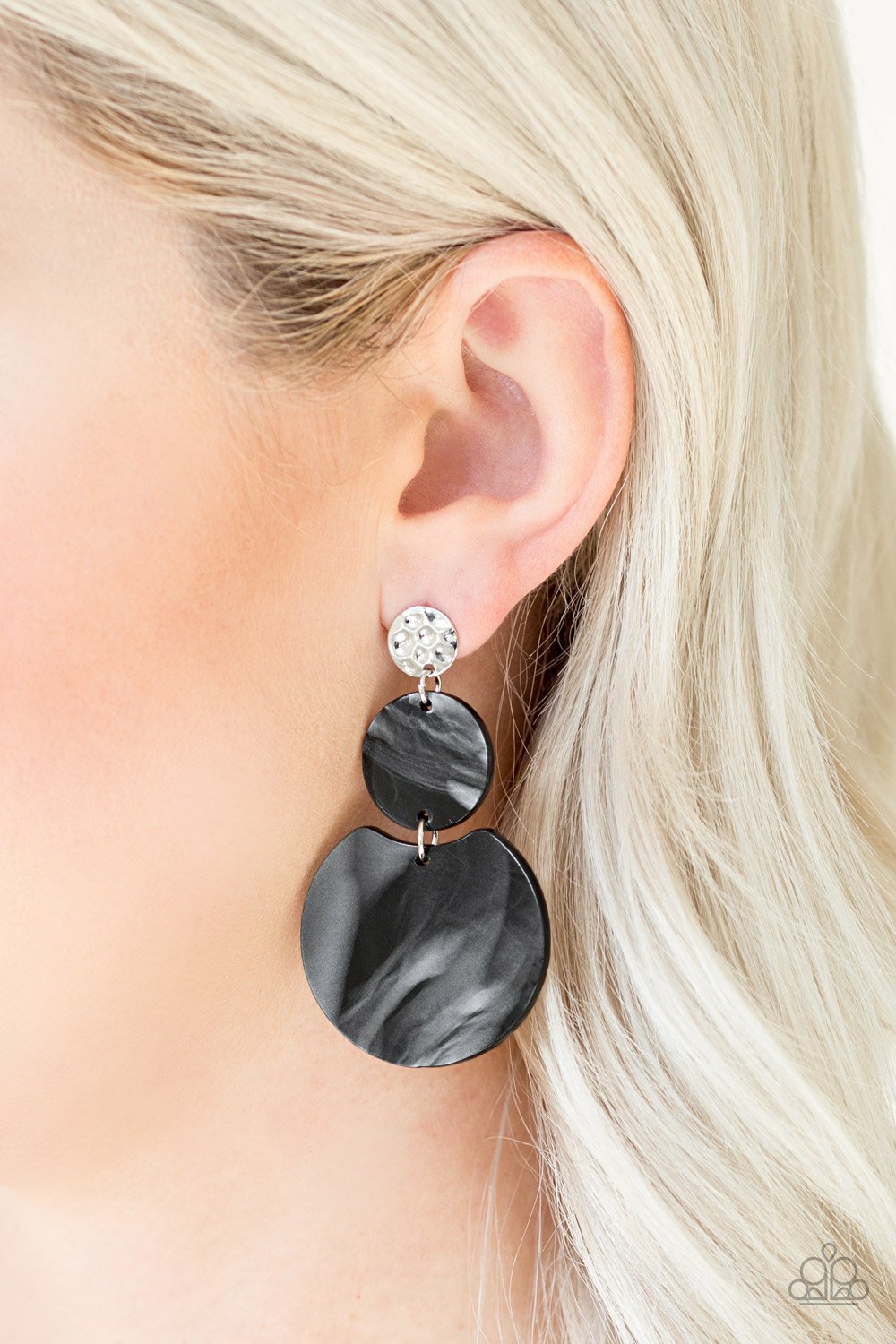 Miami Mariner - black - Paparazzi earrings