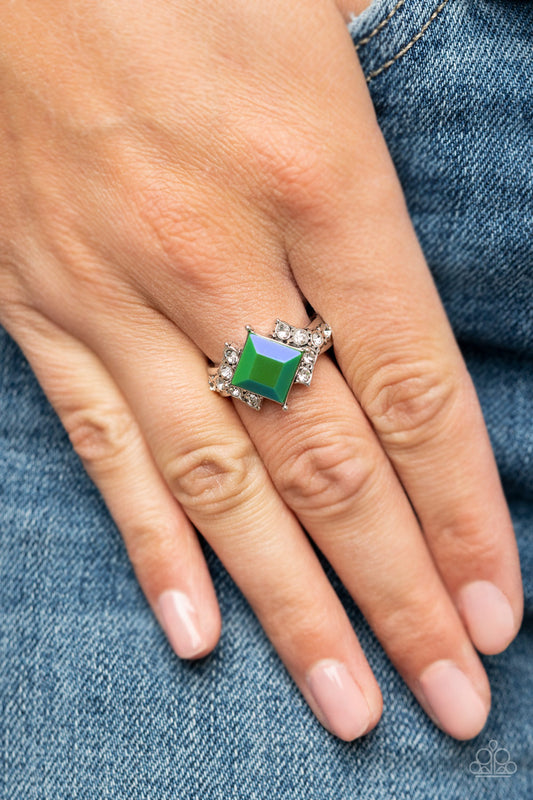 Mind-Blowing Brilliance - green - Paparazzi ring
