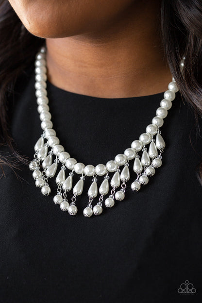 Miss Majestic - white - Paparazzi necklace