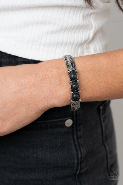 Mojave Glyphs - black - Paparazzi bracelet