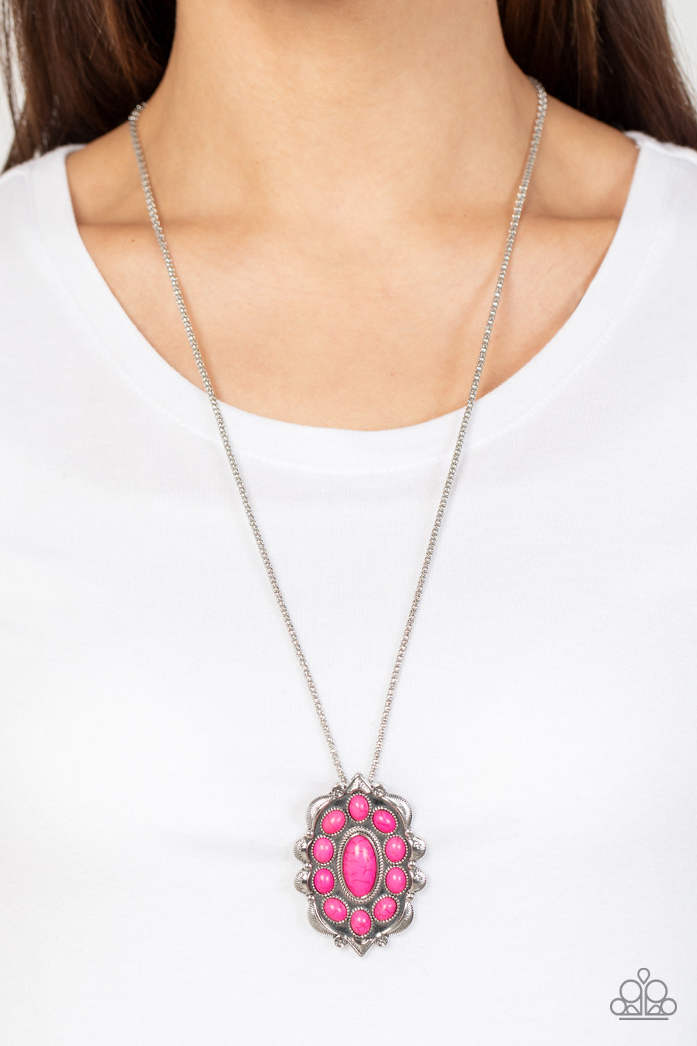 Mojave Medallion - pink - Paparazzi necklace