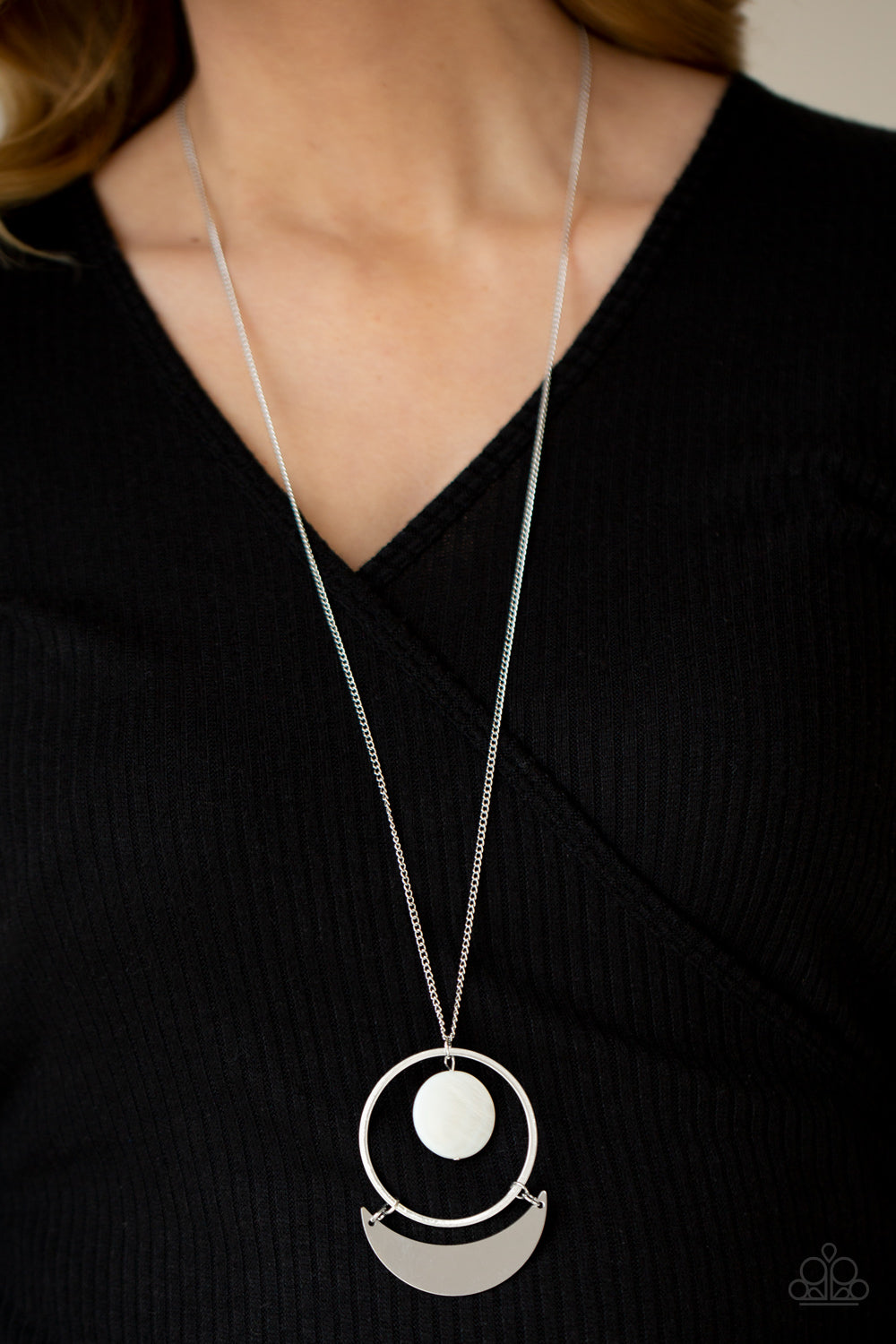 Moonlight Sailing - white - Paparazzi necklace