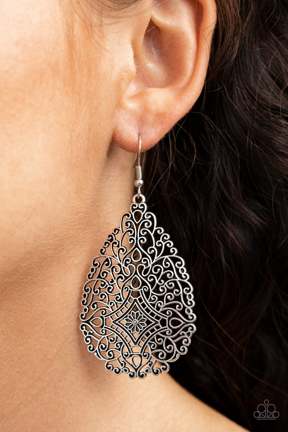Napa Valley Vintage - silver - Paparazzi earrings