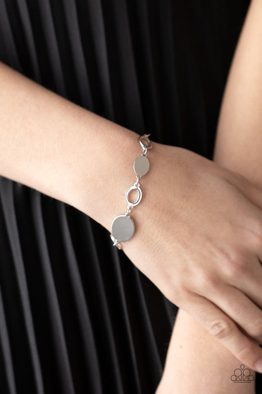 OVAL and Out - silver - Paparazzi bracelet