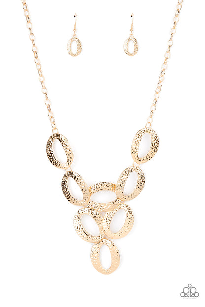 OVAL The Limit - gold - Paparazzi necklace