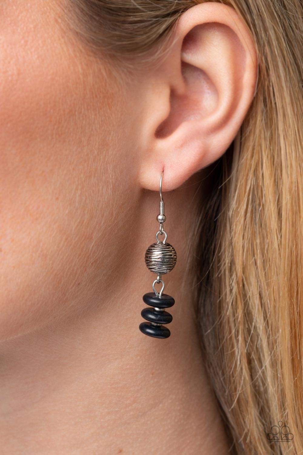 Oasis Goddess - black - Paparazzi necklace