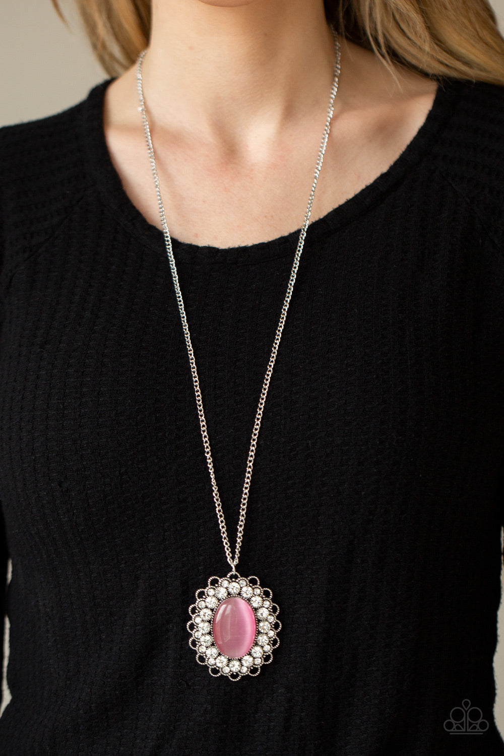 Oh My Medallion - pink - Paparazzi necklace