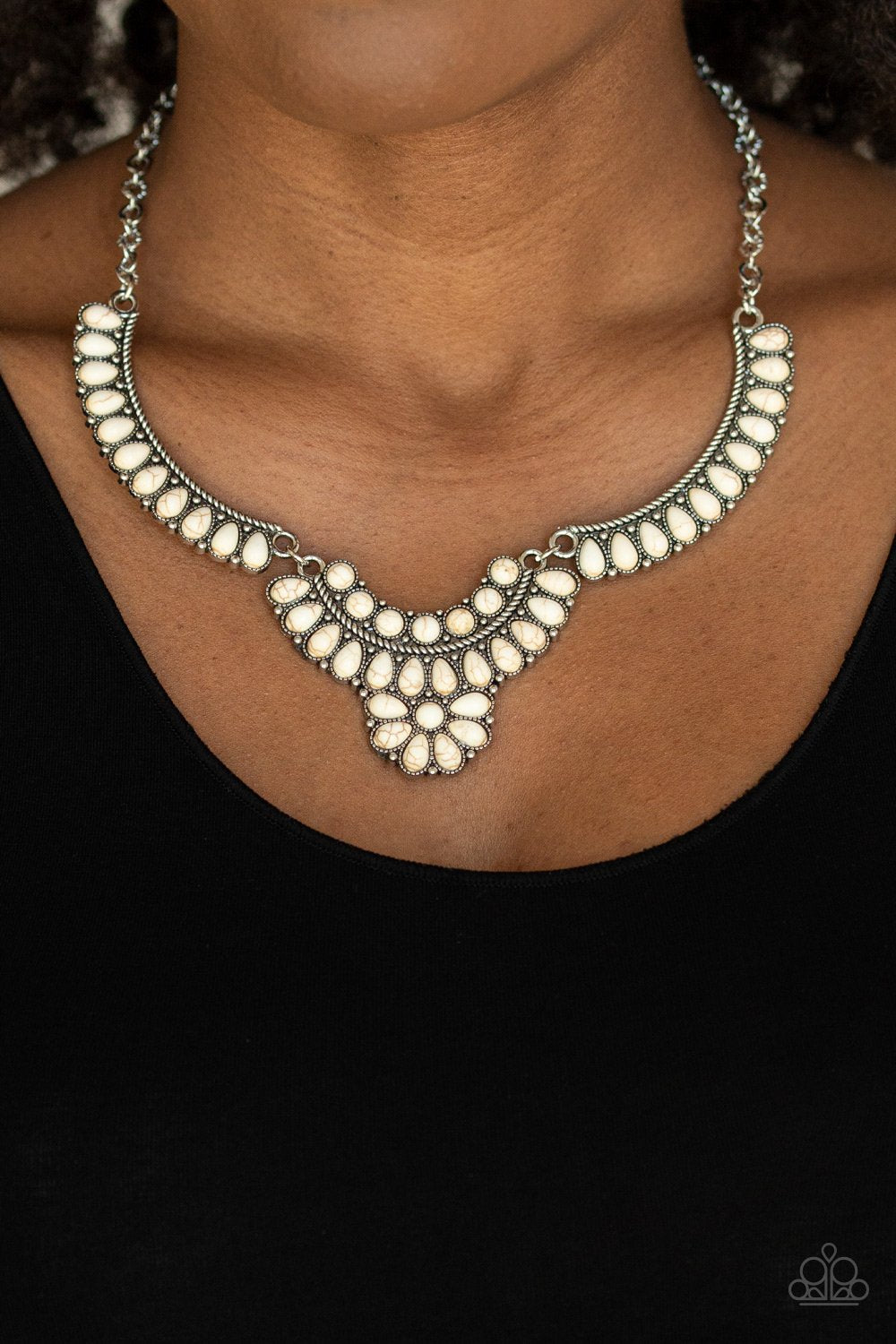 Omega Oasis-white-Paparazzi necklace
