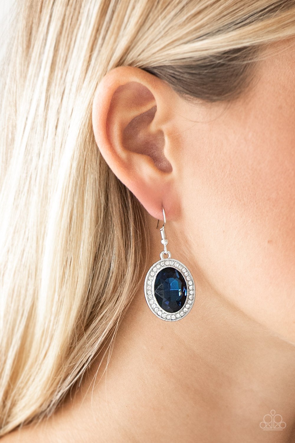 Only FAME in Town - blue - Paparazzi earrings