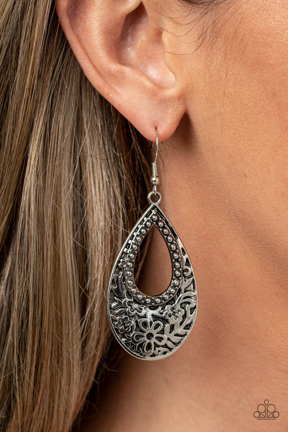 Organically Opulent - silver - Paparazzi earrings