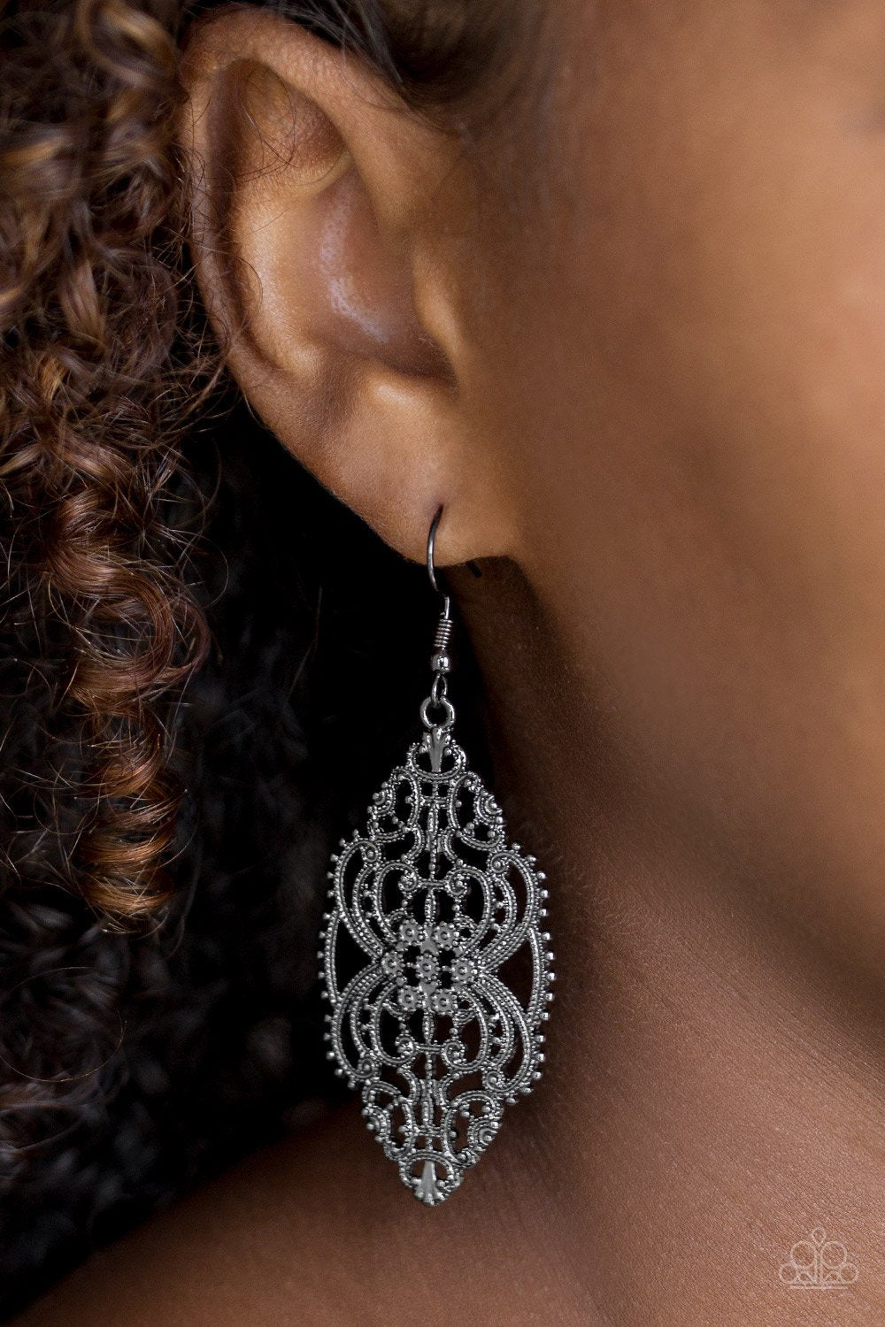 Ornately Ornate - black - Paparazzi earrings