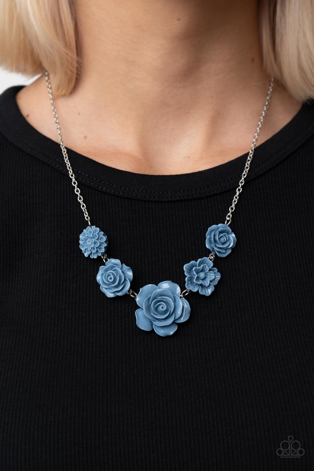 PRIMROSE and Pretty - blue - Paparazzi necklace