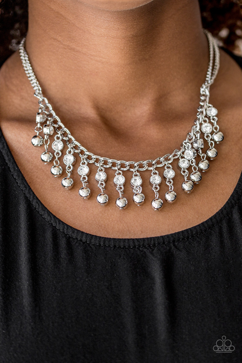 Pageant Queen - white - Paparazzi necklace
