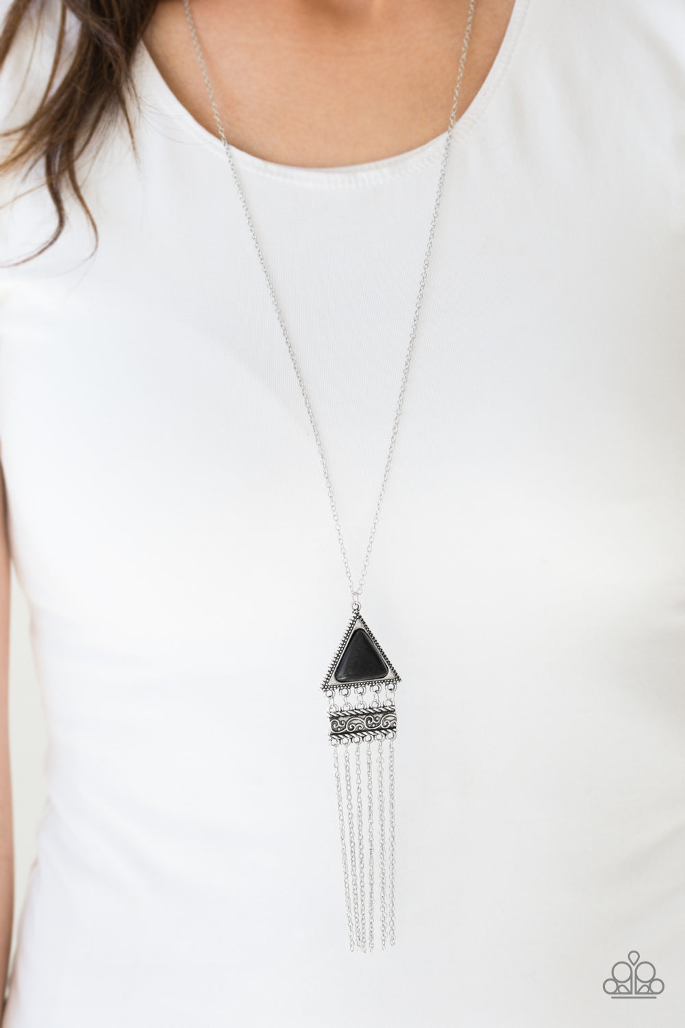 Painted Plateaus - black - Paparazzi necklace