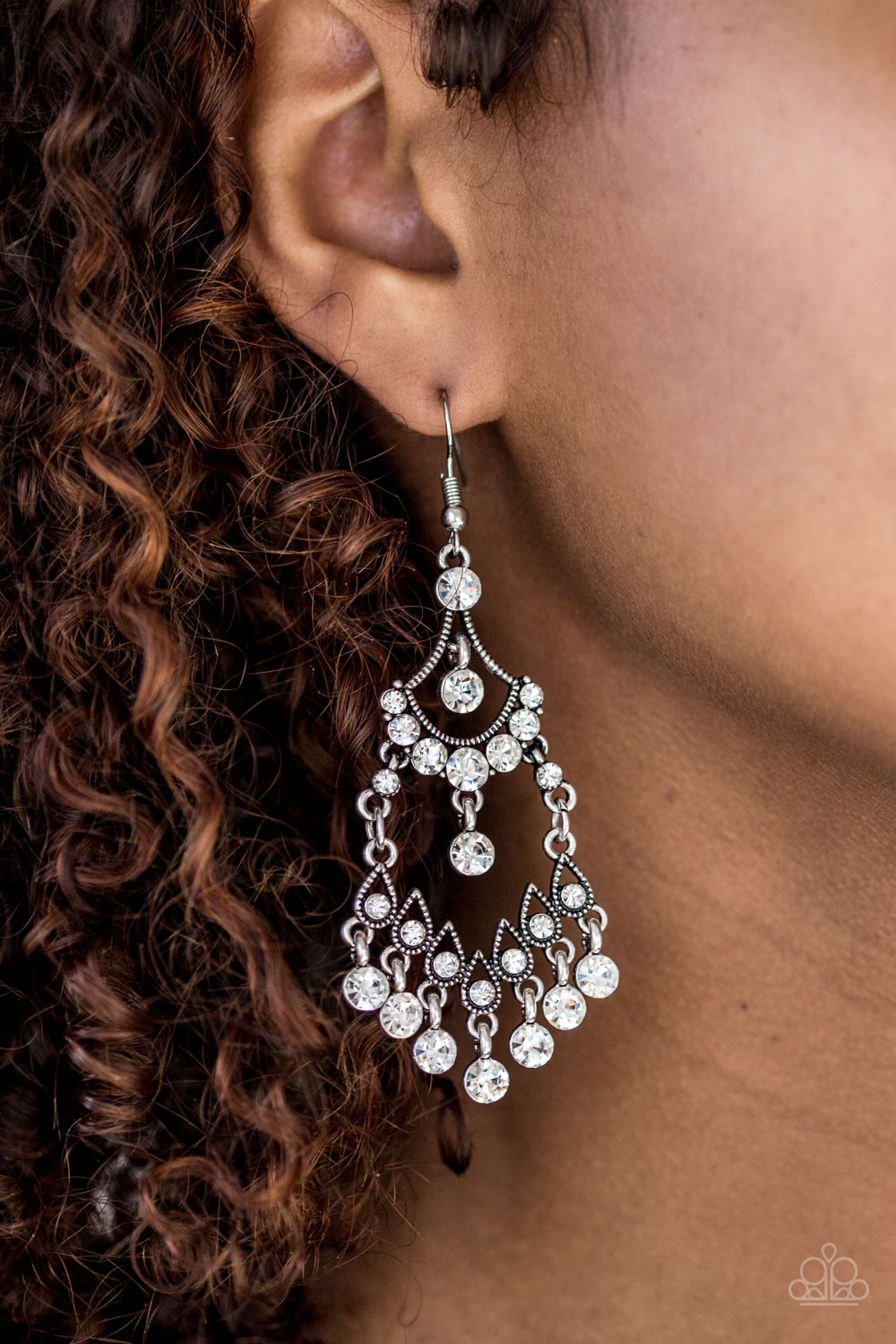 Palace Princess - white - Paparazzi earrings