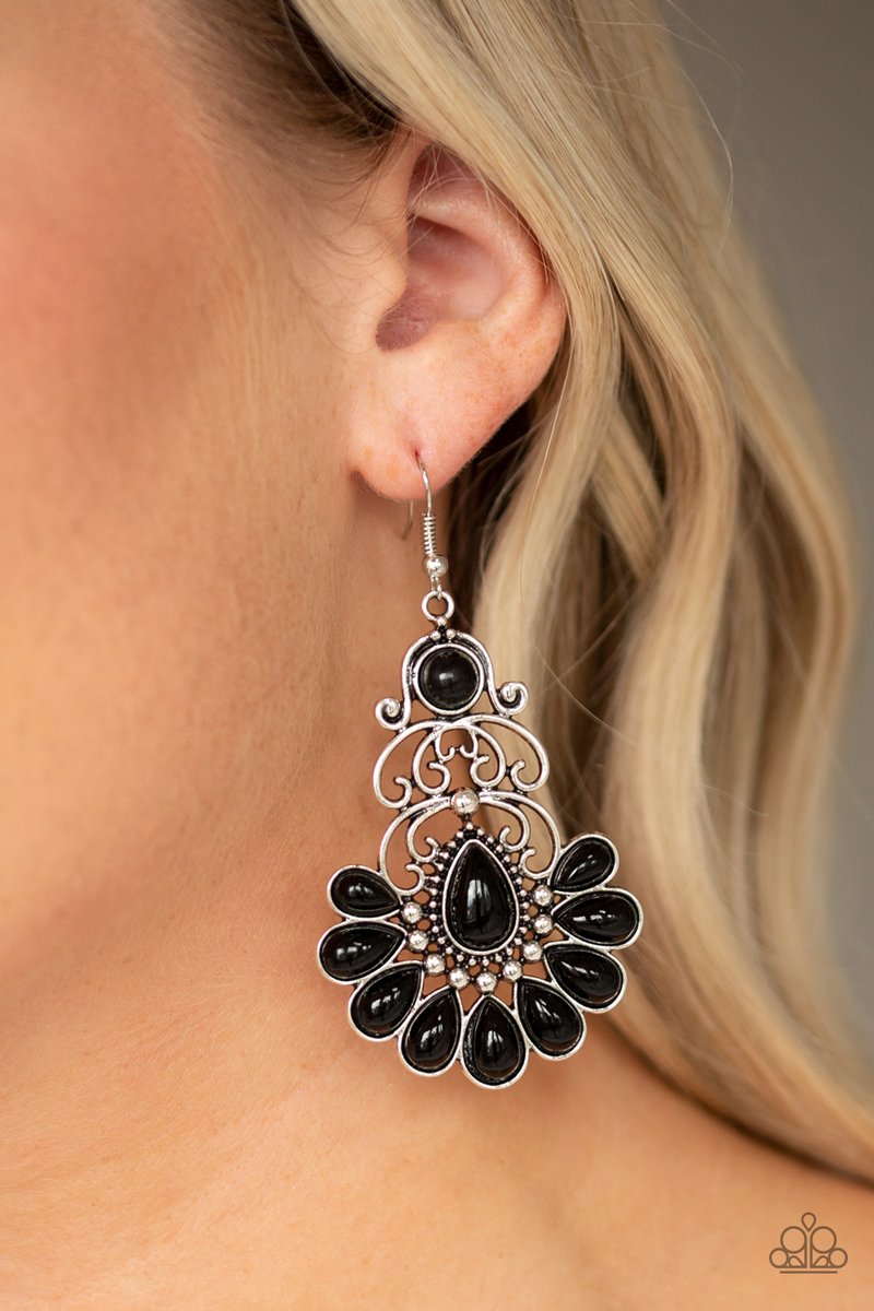 Paradise Parlor - black - Paparazzi earrings