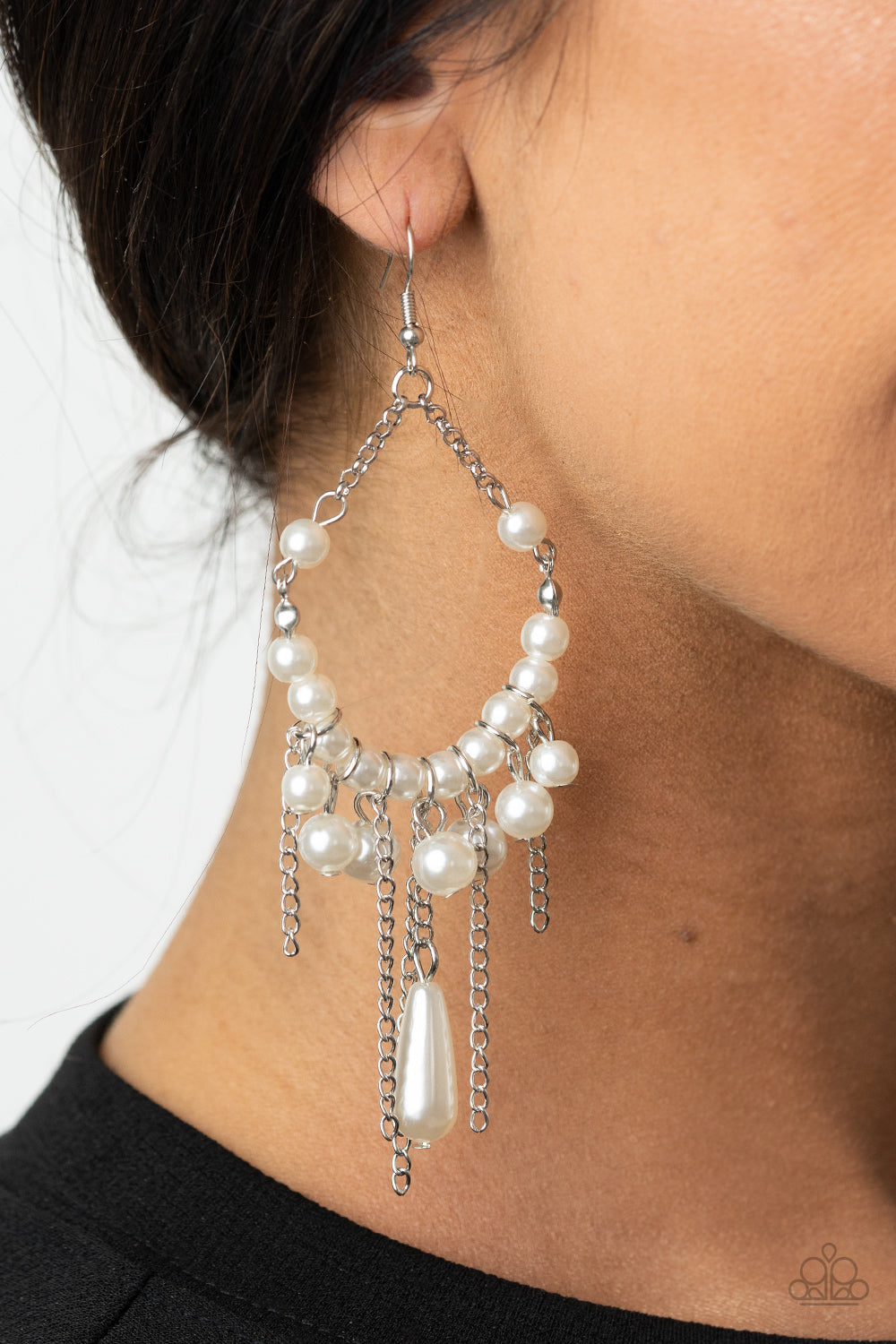 Party Planner Posh - white - Paparazzi earrings