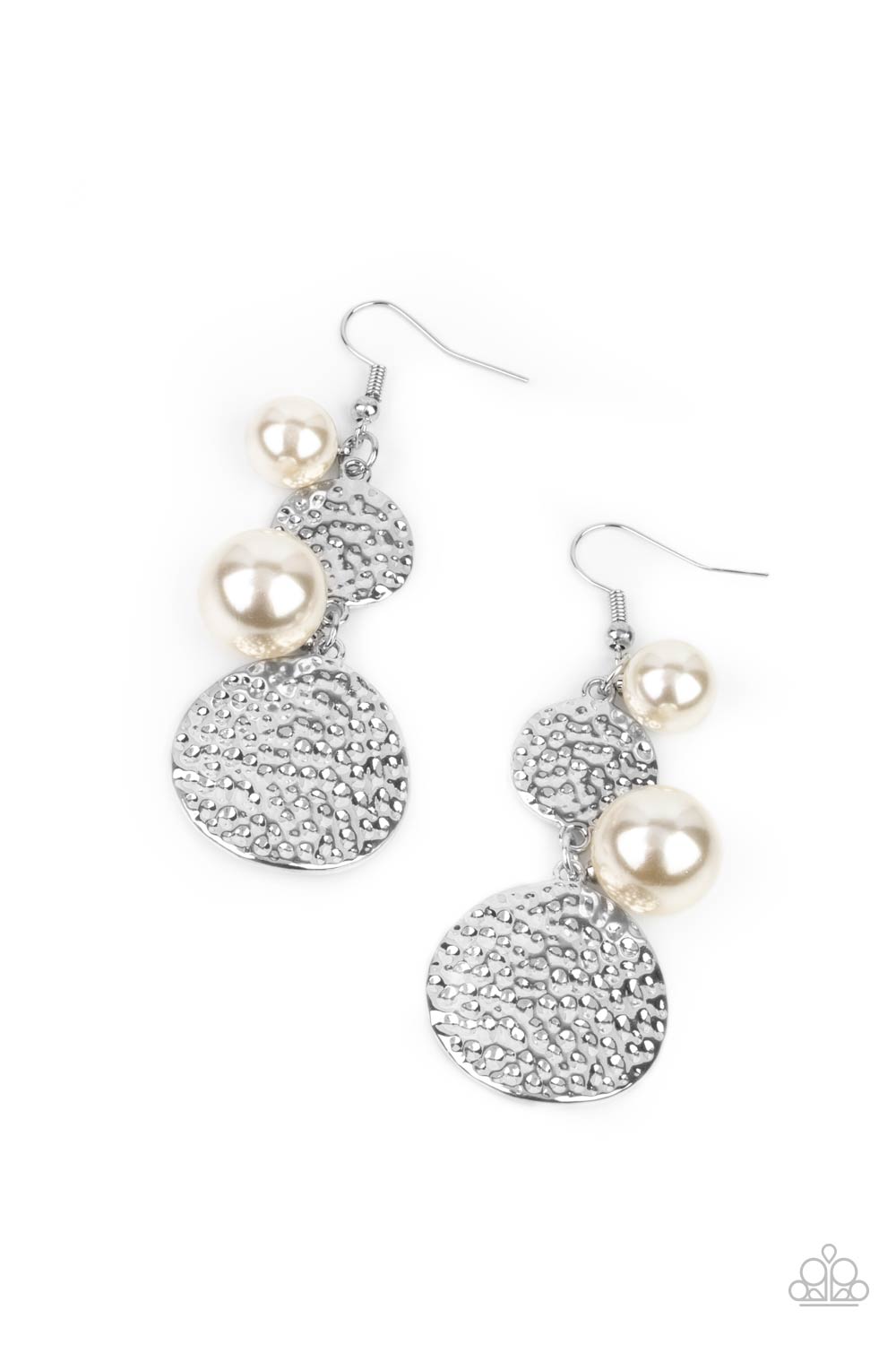 Pearl Dive - white - Paparazzi earrings