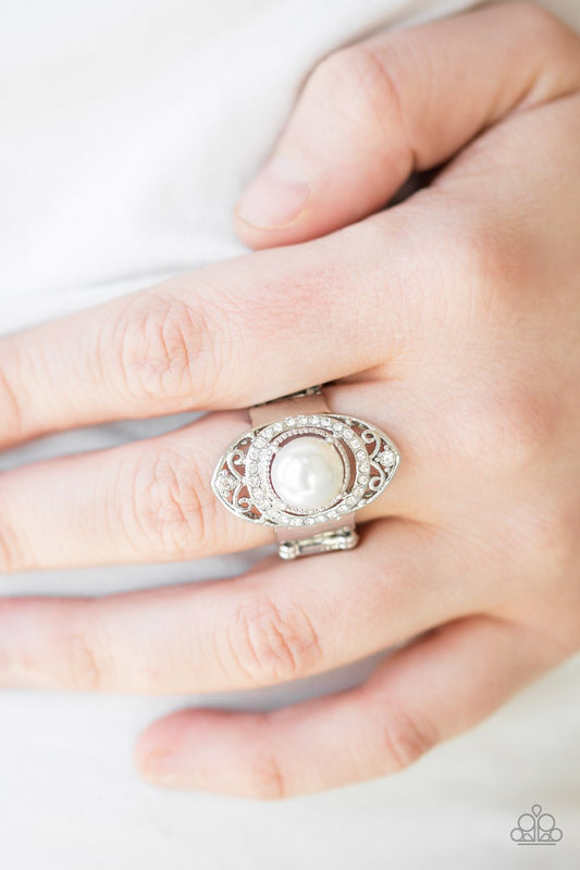 Pearl Posh - white - Paparazzi ring