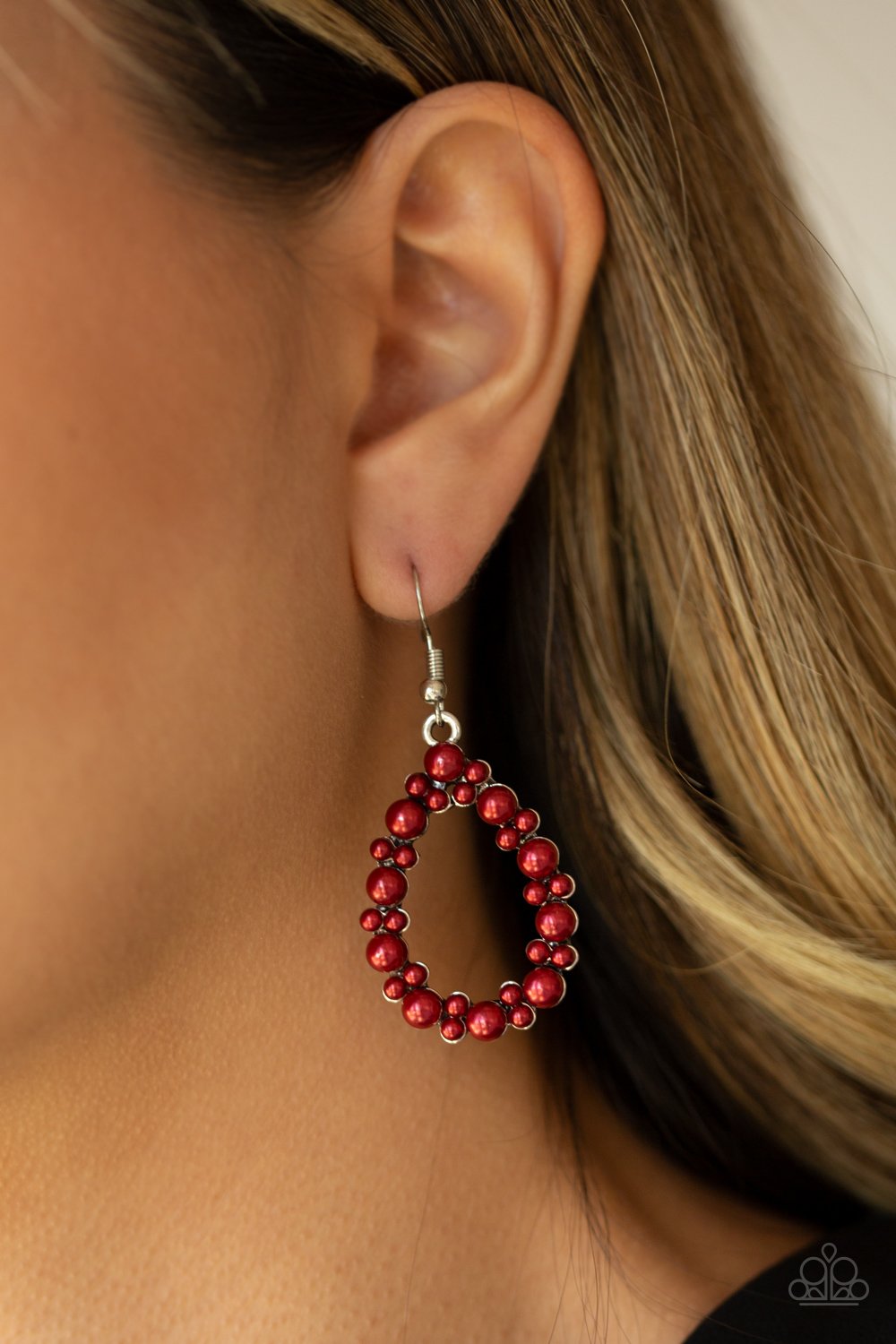 Pearl Spectacular - red - Paparazzi earrings
