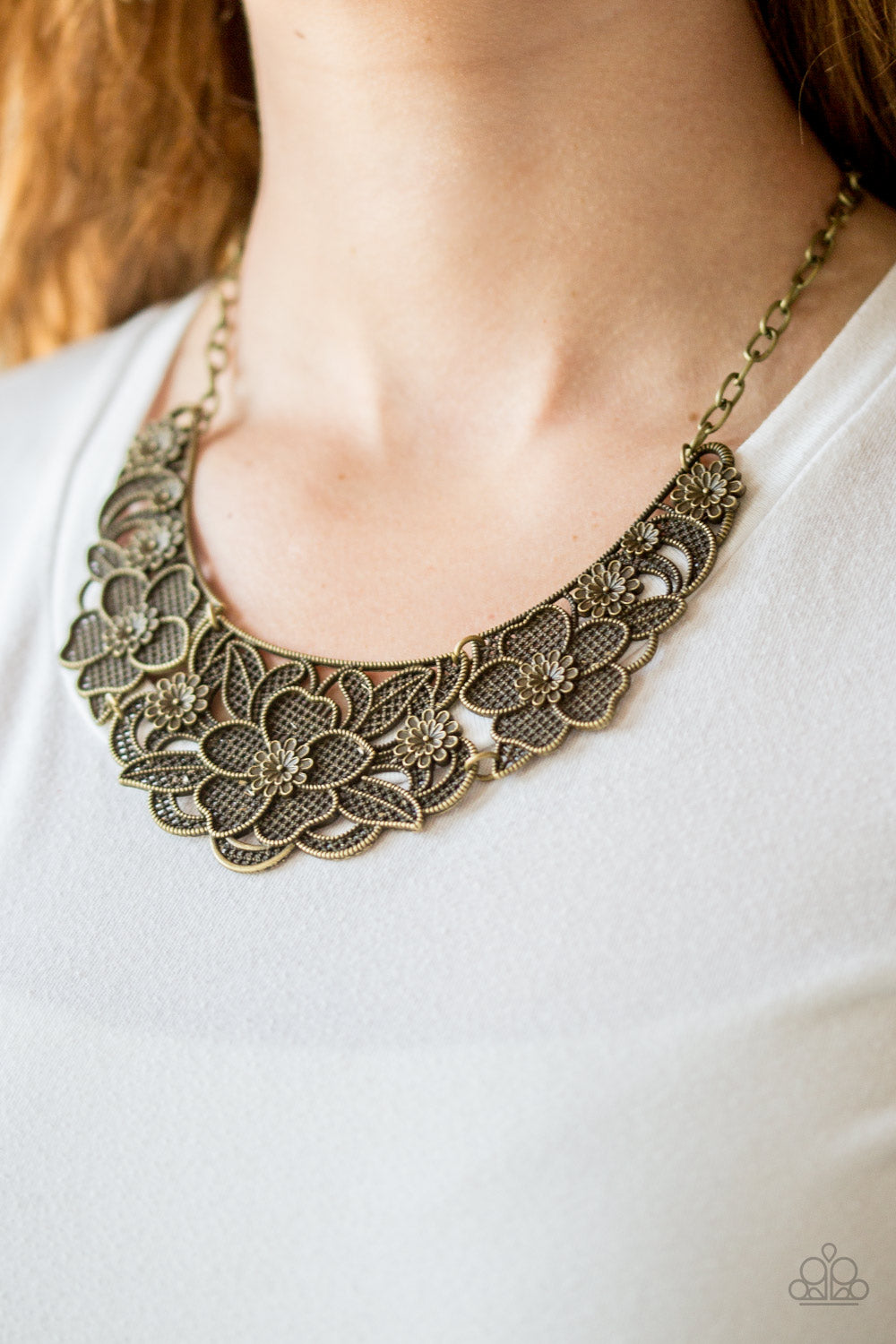 Petunia Paradise - brass - Paparazzi necklace