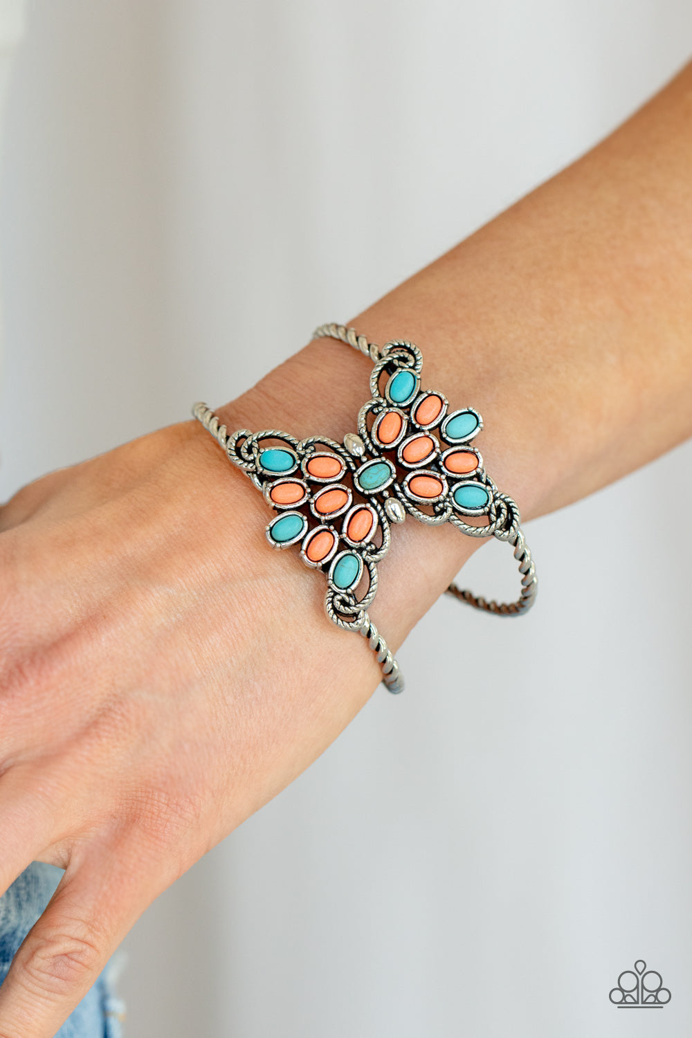 Pleasantly Plains - multi - Paparazzi bracelet