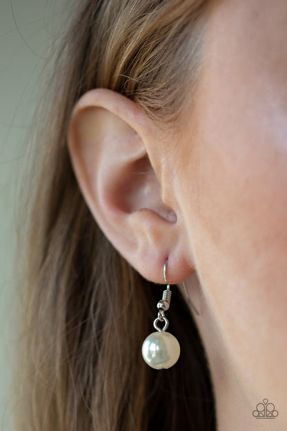 Posh Boss - white - Paparazzi necklace