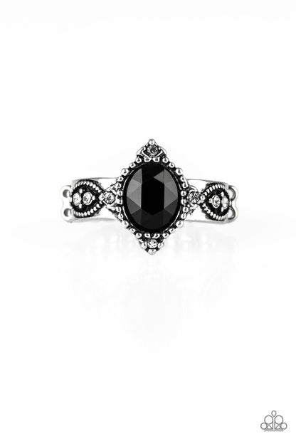 Pricelessly Princess - black - Paparazzi ring