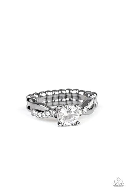 Prim and Proper - black - Paparazzi ring