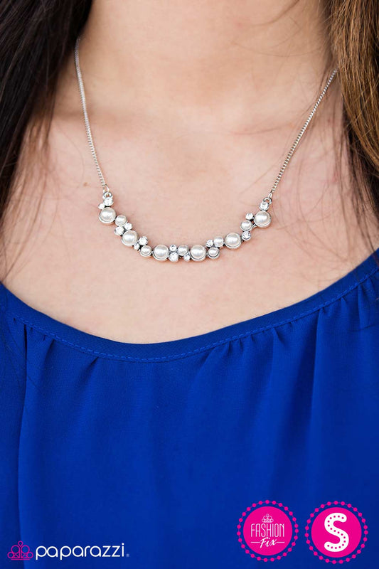 Princess In Waiting - Paparazzi necklace