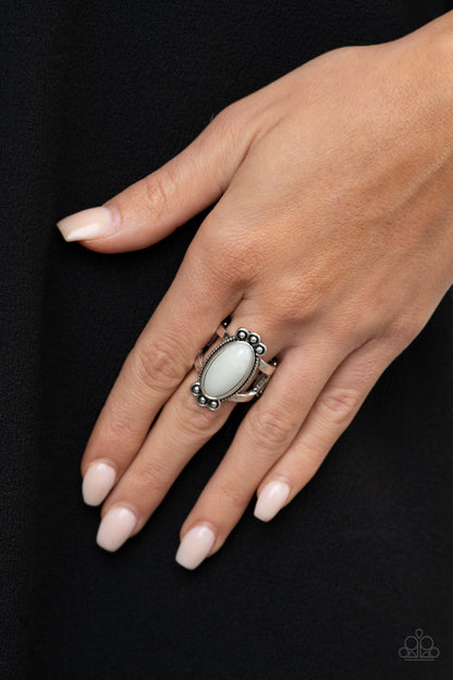 Psychedelic Deserts - white - Paparazzi ring