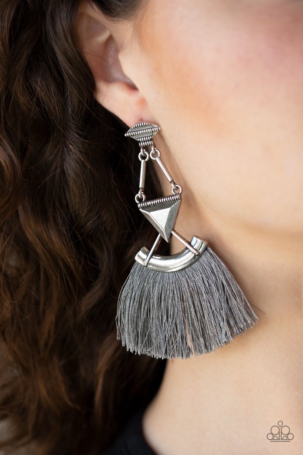 Puma Prowl-silver-Paparazzi earrings