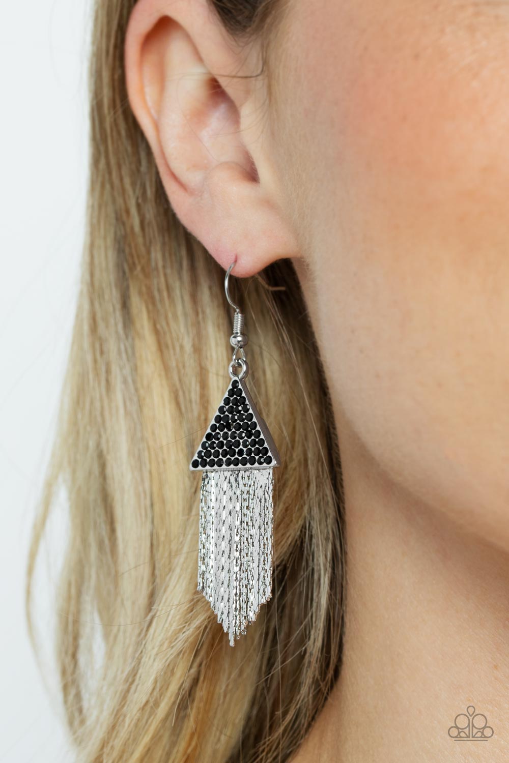 Pyramid SHEEN - black - Paparazzi earrings