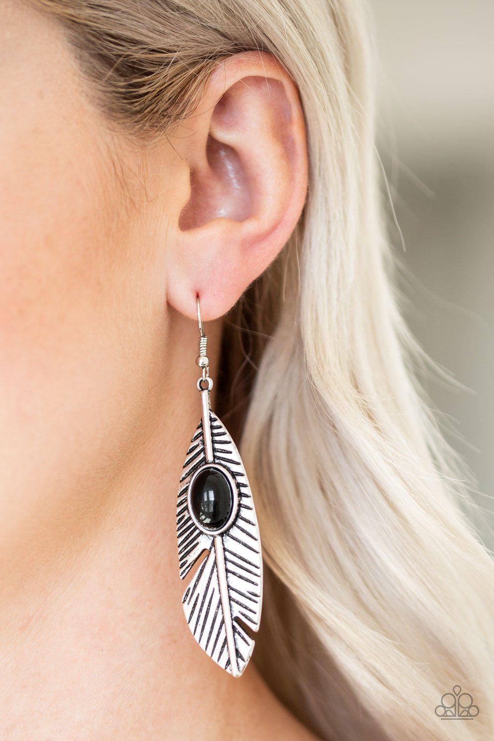 QUILL Thrill-black-Paparazzi earrings