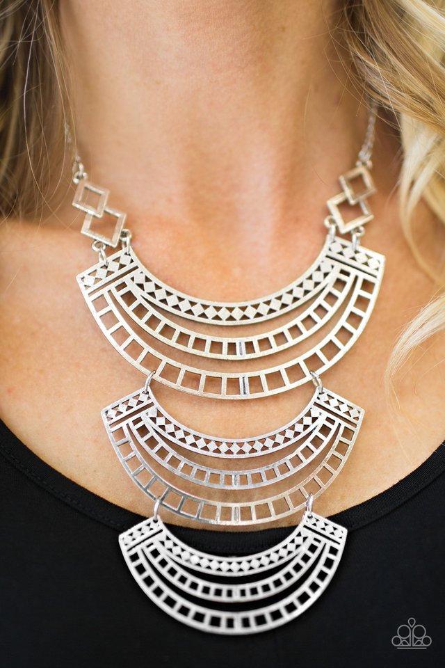 Queen of the Nile - silver - Paparazzi necklace