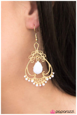 Queen of Spades - white - Paparazzi earrings