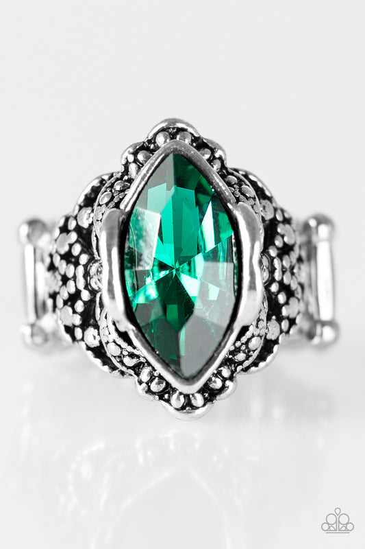 Queenly Gardens - Green - Paparazzi ring