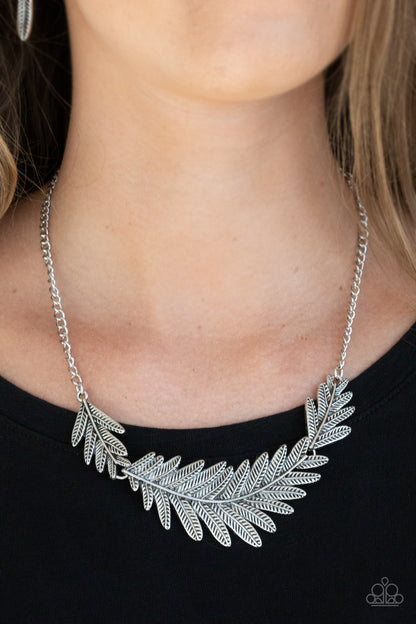 Queen of the QUILL - silver - Paparazzi necklace