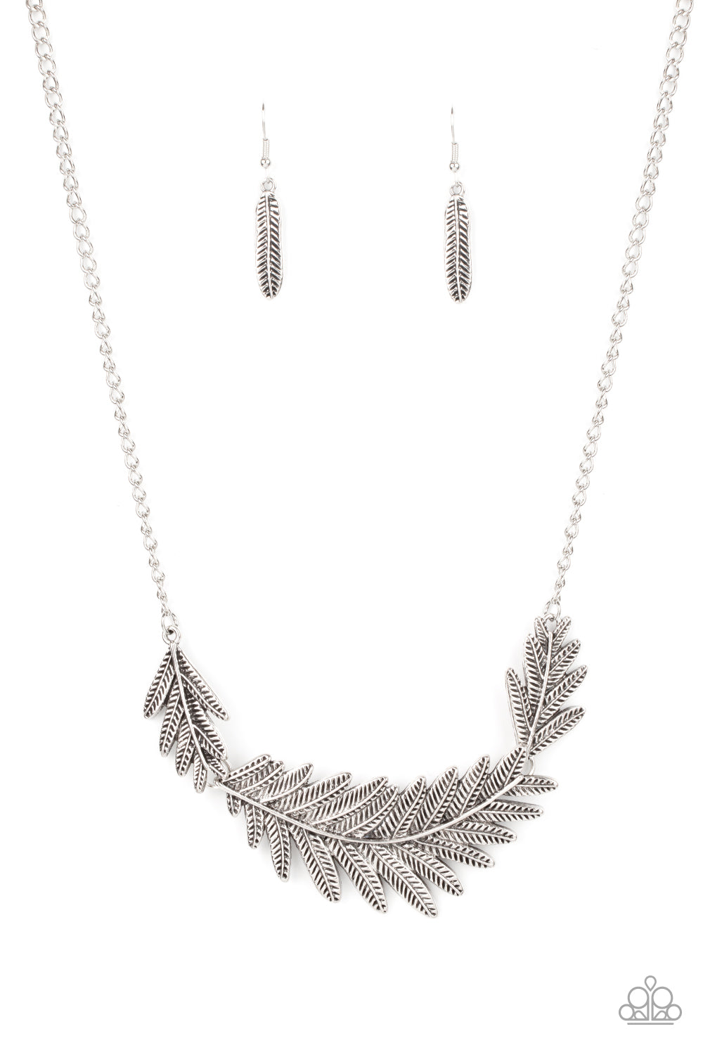 Queen of the QUILL - silver - Paparazzi necklace