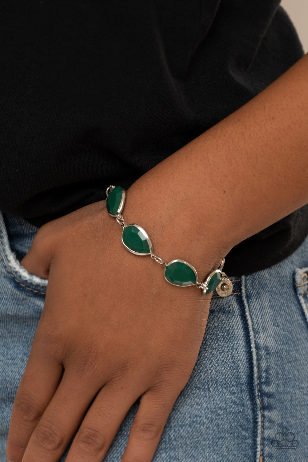 REIGNy Days - green - Paparazzi bracelet