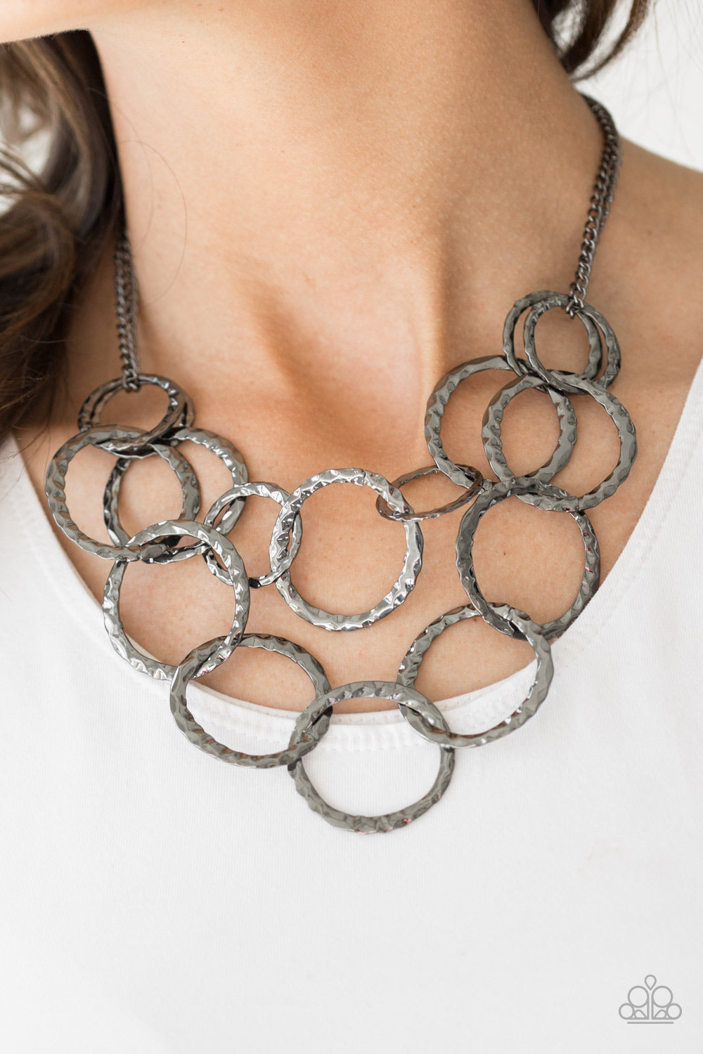 Radiant Ringmaster - black - Paparazzi necklace