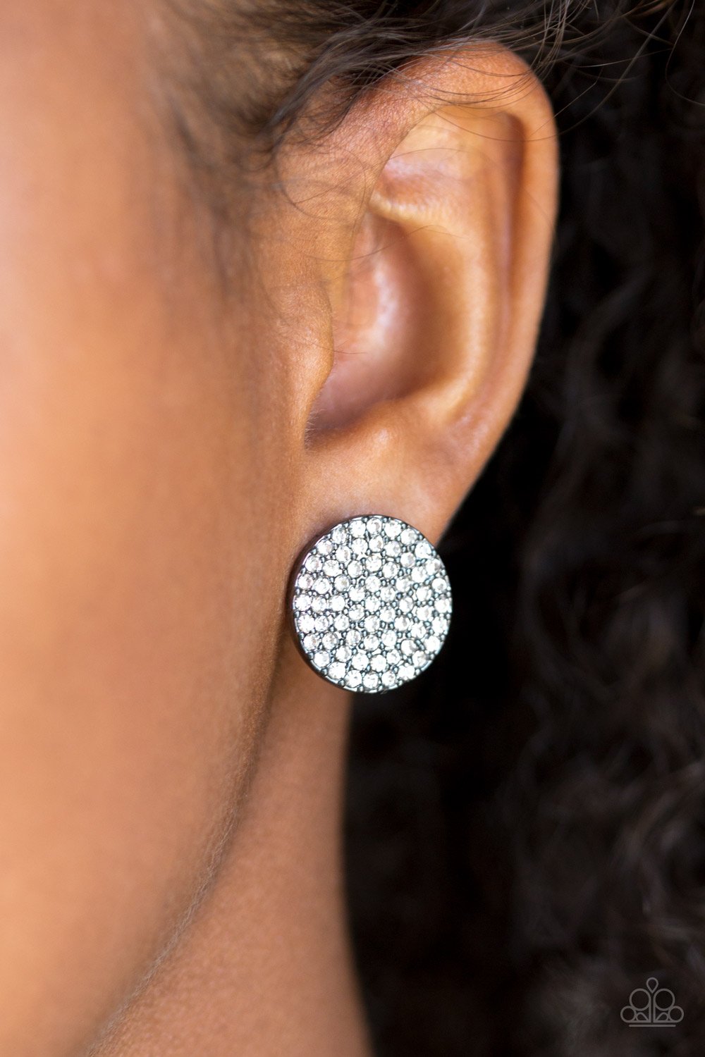 Radiant Ripples - black - Paparazzi earrings